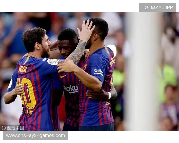 巴萨中路强突分边,边路传中精确落点,巴萨套中锋 巴萨中路强突分边,边路传中精确落点,巴萨套中锋