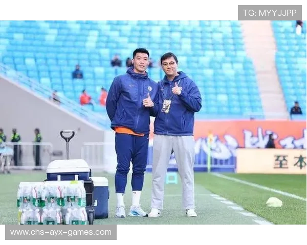 陕西联合冯伯元背身做墙，回做后队友远射形成威胁